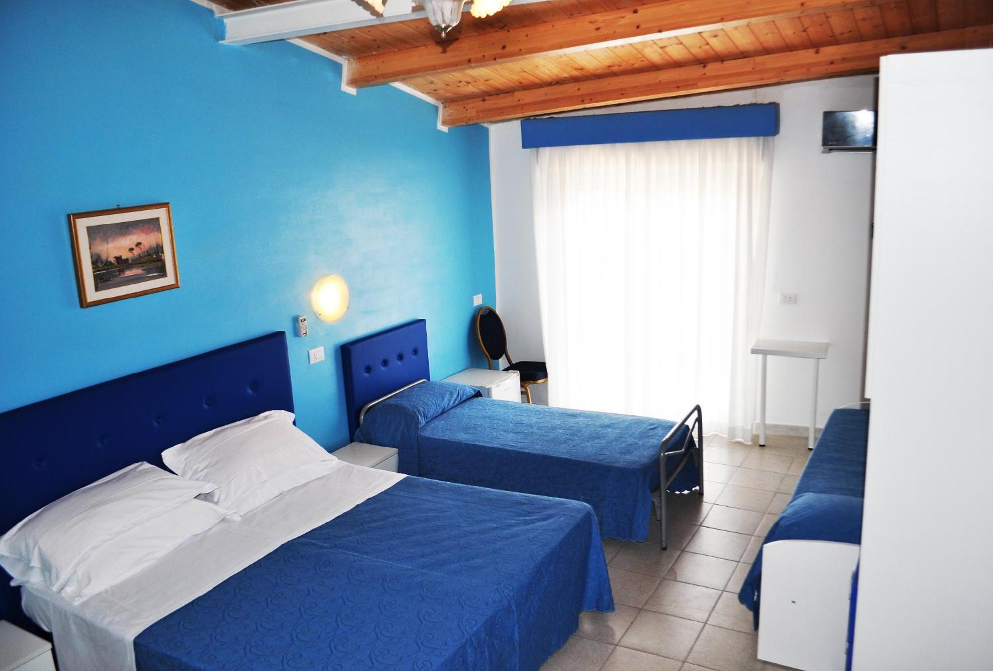 Hotel Albatros Roseto Degli Abruzzi Exterior photo
