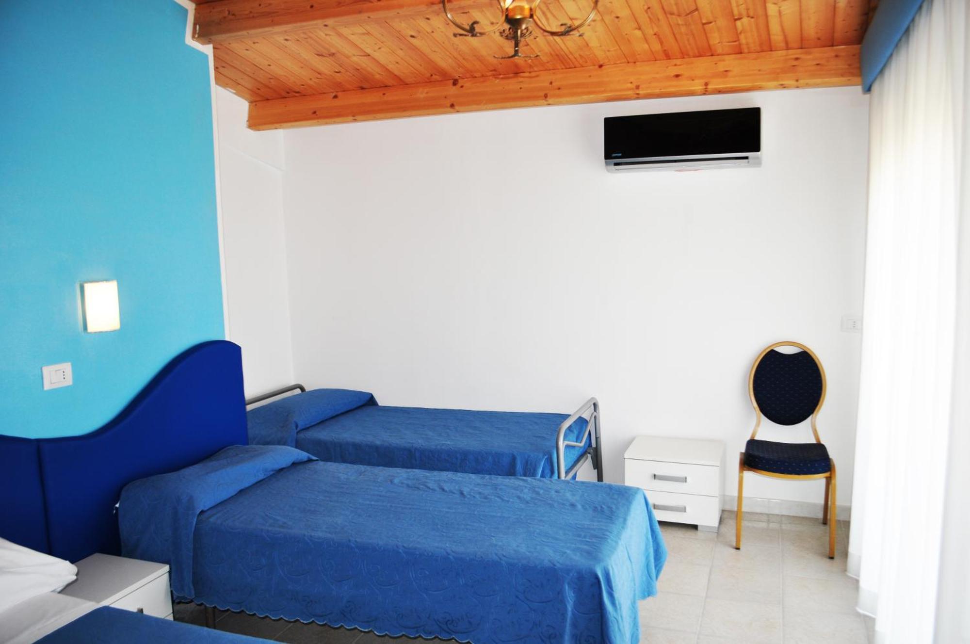 Hotel Albatros Roseto Degli Abruzzi Exterior photo