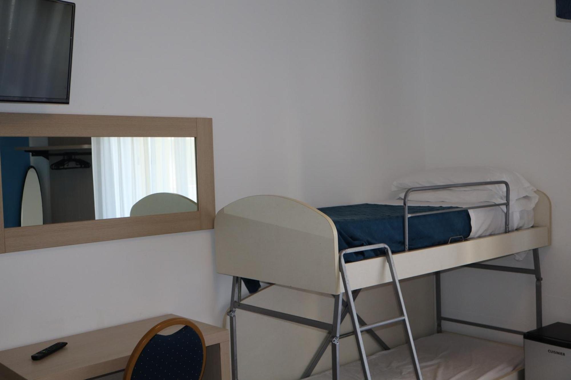 Hotel Albatros Roseto Degli Abruzzi Exterior photo